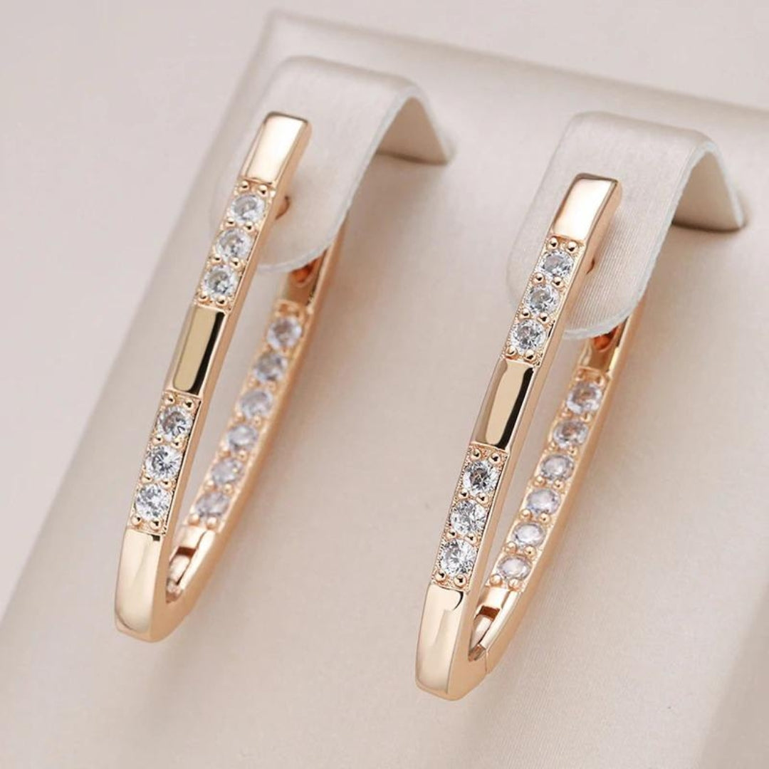 Funkelnde Oval-Creolen mit Zirkonia und elegantem Design