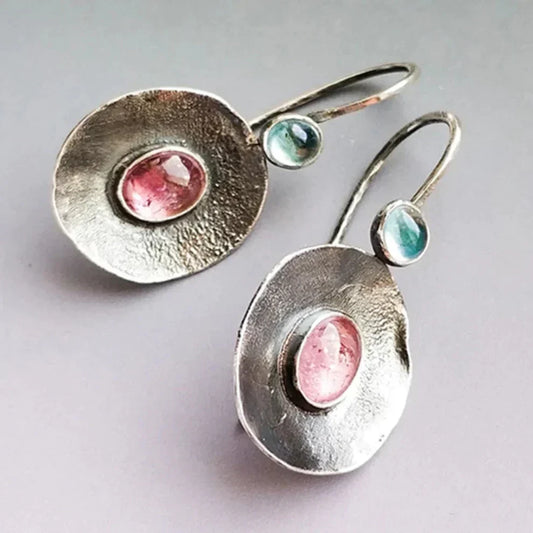 Ovale Edelstein-Ohrringe mit Vintage-Flair und einzigartigem Design