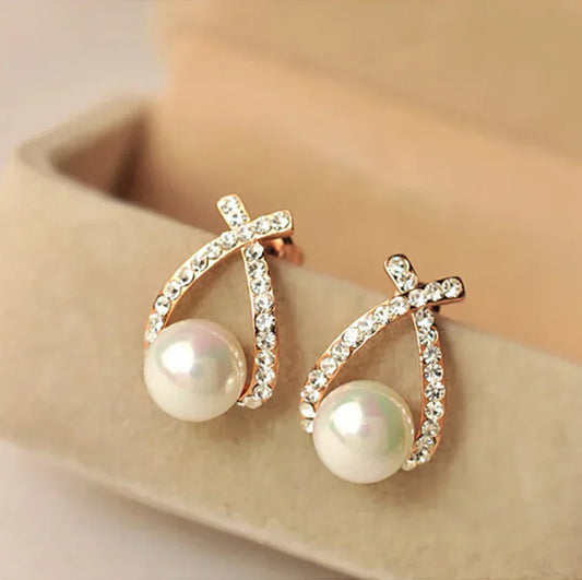 Elegante Perlenohrringe mit funkelnden Zirkonia-Kristallen für Frauen