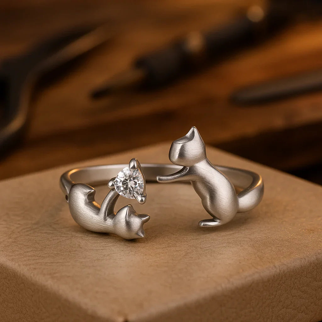 Verstellbarer Ring „Verspielte Kätzchen“ – Sterlingsilber und Zirkonia