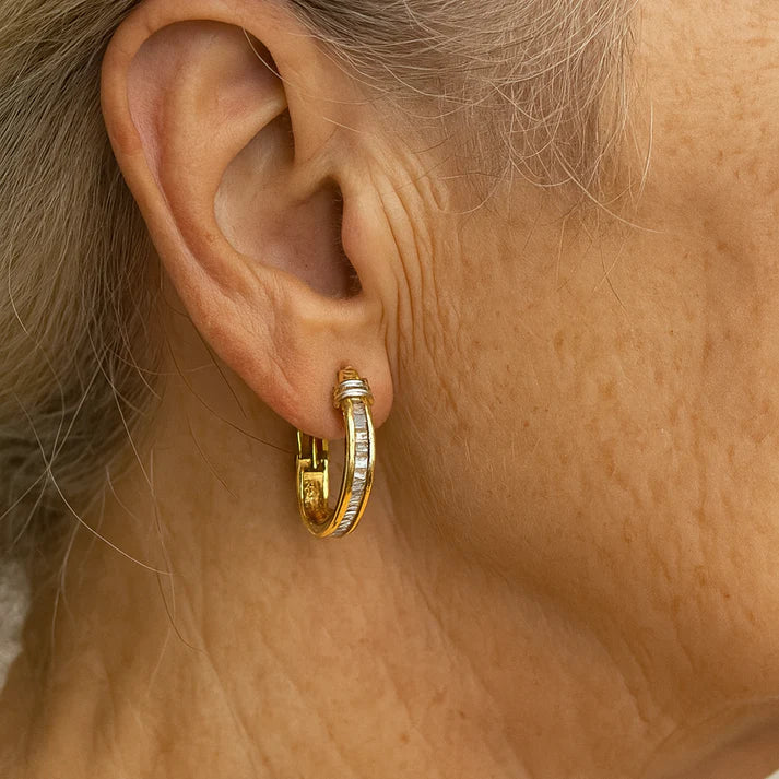 Elegante Ohrringe mit funkelnden Diamanten in Baguette-Schliff