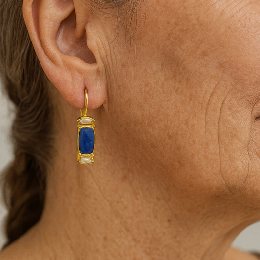 Vintage Ohrringe mit leuchtendem Lapislazuli und Süßwasserperlen