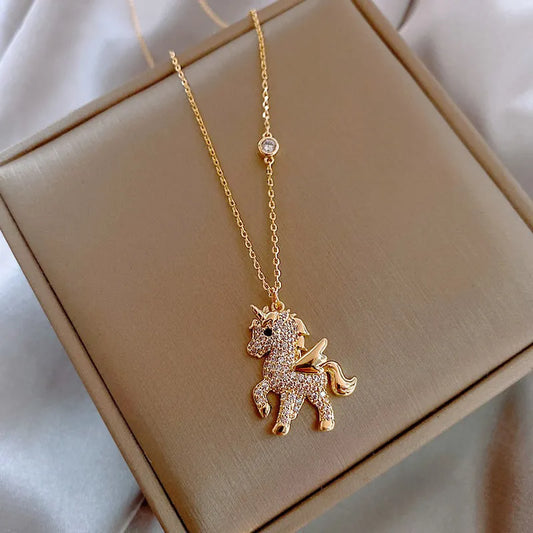 Funkelnde Zirkonia Einhorn Halskette mit zartem Märchen-Design