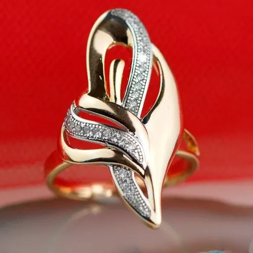 Eleganter Ring mit spitzem Design