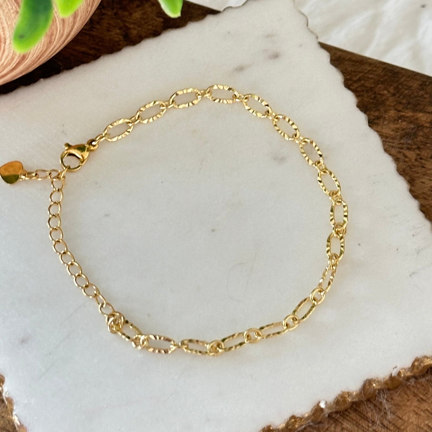 Eliza Glänzendes strukturiertes Gliederarmband für strahlende Eleganz