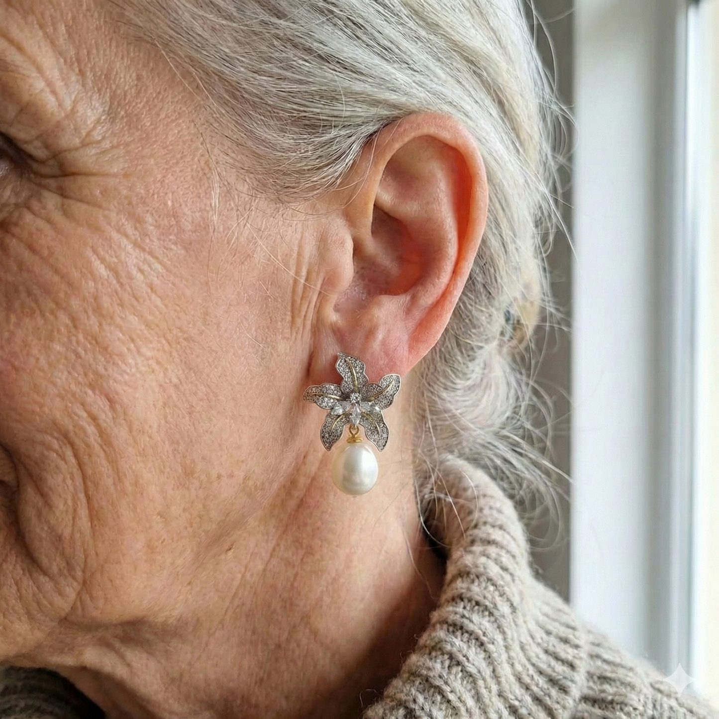 Blühende Zirkonia Ohrstecker mit Perlen – Elegant & Glitzernd