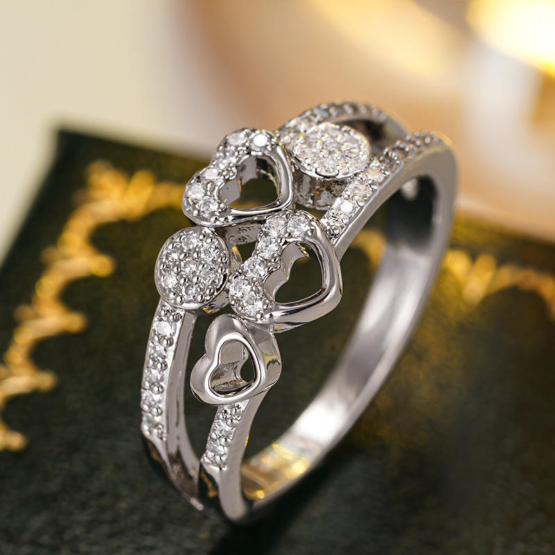 Kristall-Herzring – Eleganz, die zum Verlieben einlädt