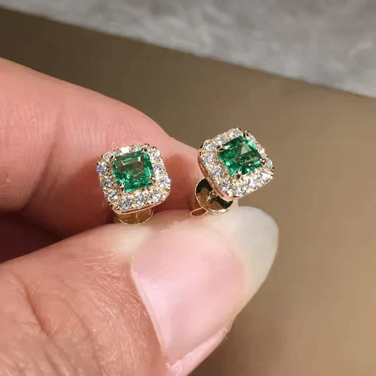 Funkelnde quadratische Smaragd Ohrstecker mit Diamanten besetzt