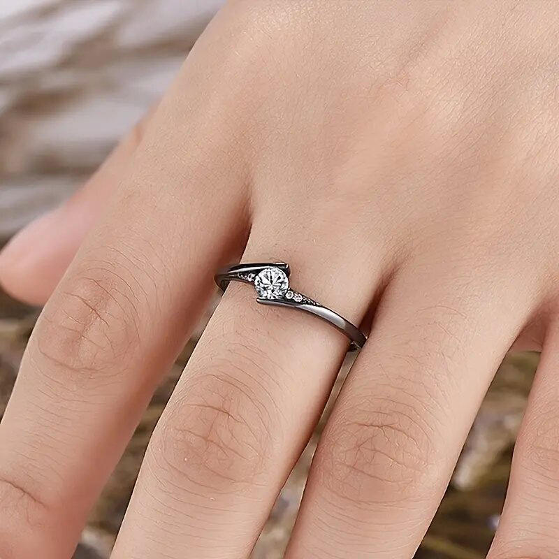 Edelstahlring mit zentralem Zirkonia
