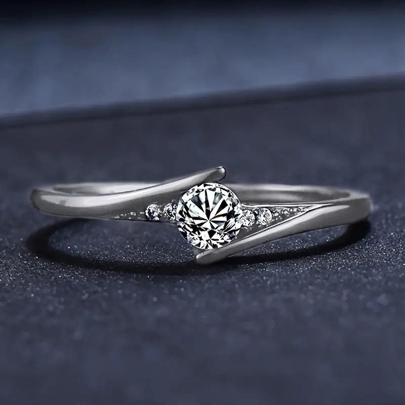 Edelstahlring mit zentralem Zirkonia