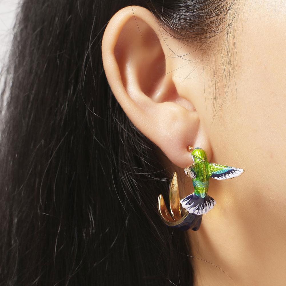 Exotische Kolibri Emaille Ohrringe mit einzigartigem Design