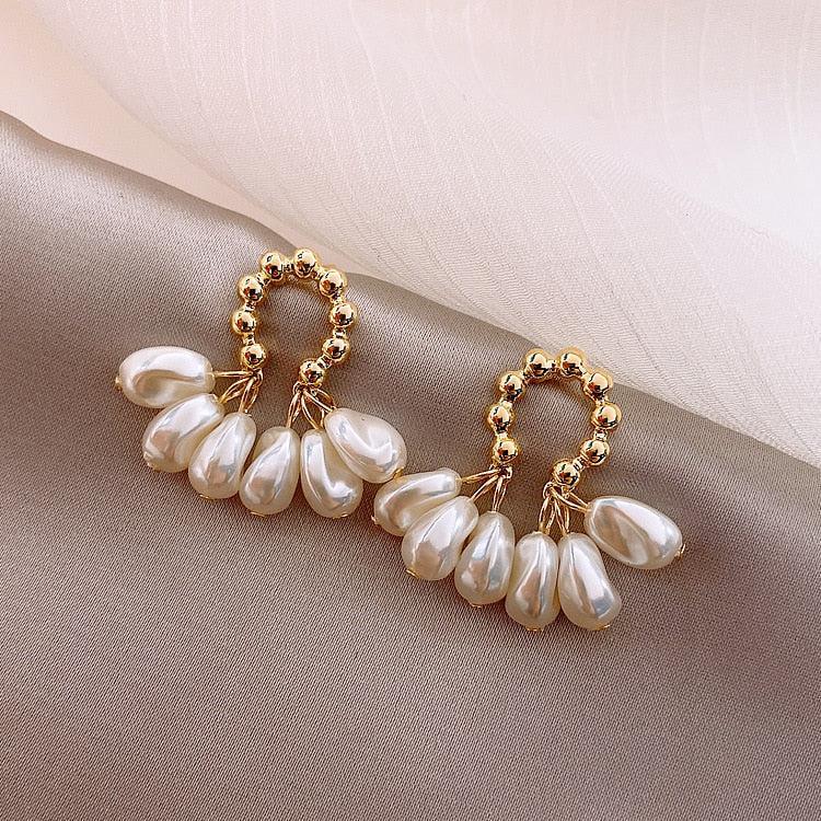 Elegante Perlenohrringe mit zarten Tropfen für besondere Anlässe