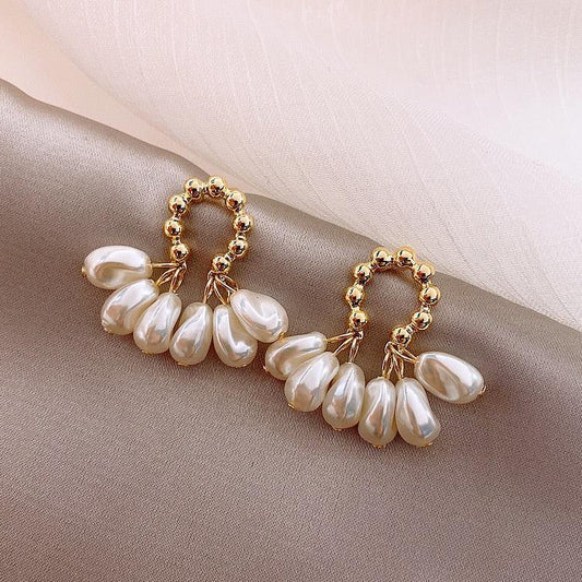 Elegante Perlenohrringe mit zarten Tropfen für besondere Anlässe