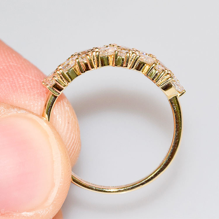 Vintage-Edelstahlring mit Zirkonia
