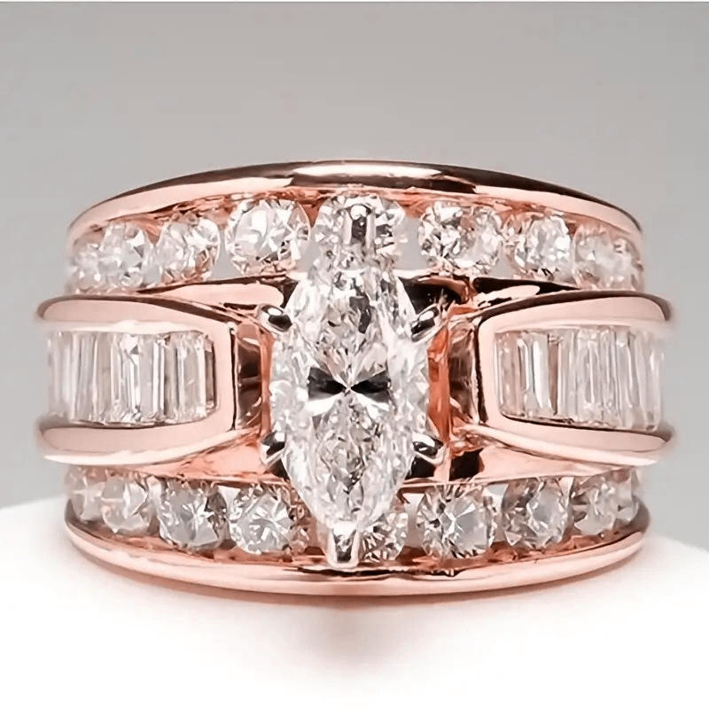 Eleganter Ring mit zentralem Kristall