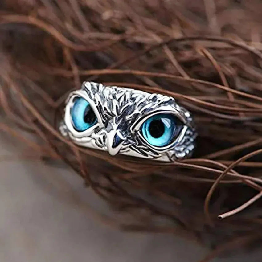 Silberner Eulenring mit blauen Augen