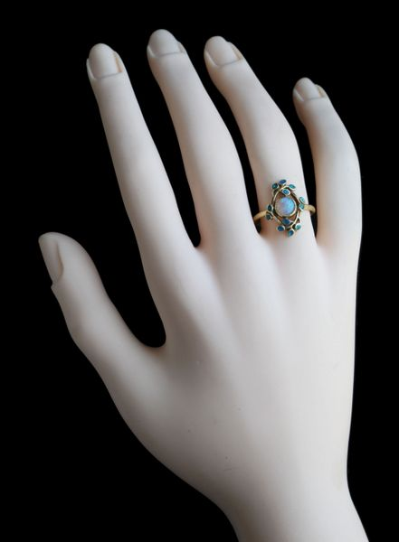Vintage-Blumenring mit Opal Pal und türkisfarbenen Steinen