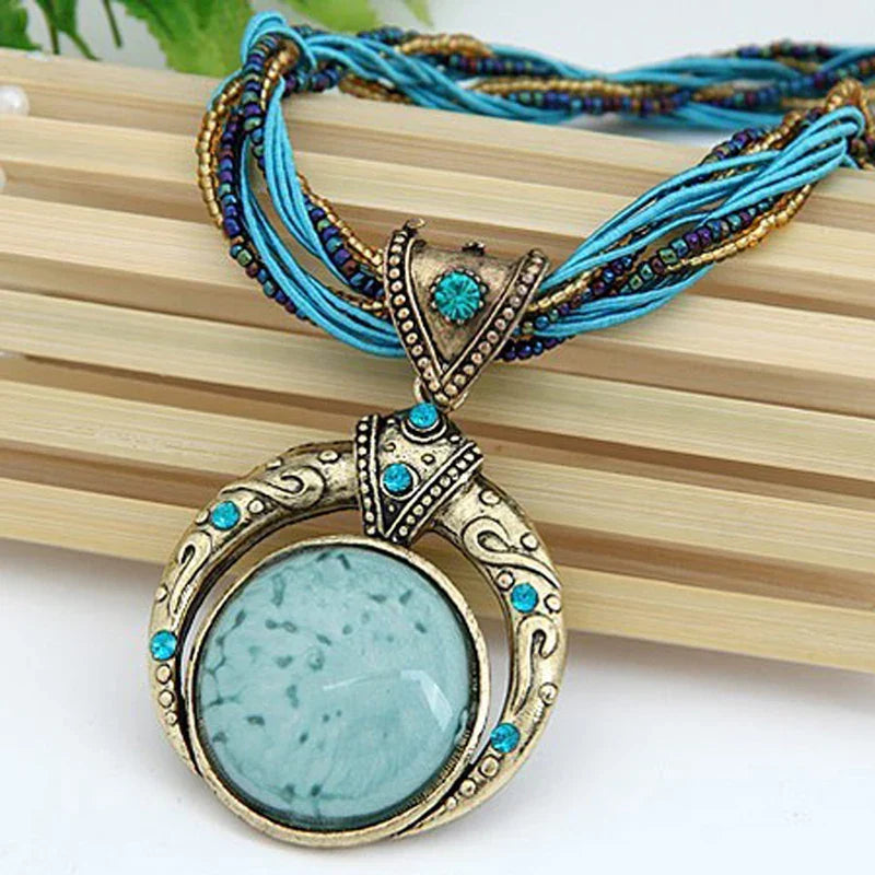 Boho Vintage Halskette mit großem Halbedelstein-Anhänger und Strass