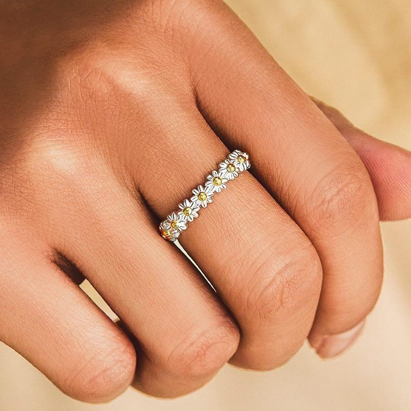 Vintage Spiralring mit Zirkonia