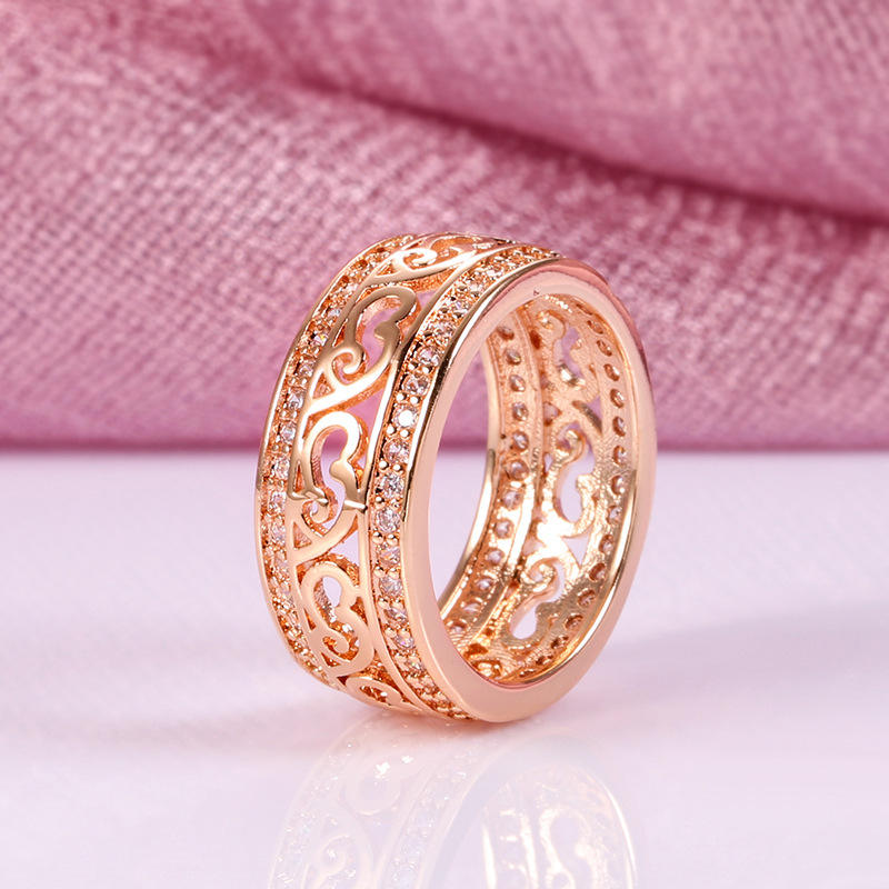 Eleganter Ring mit filigranem Design und Zirkonia