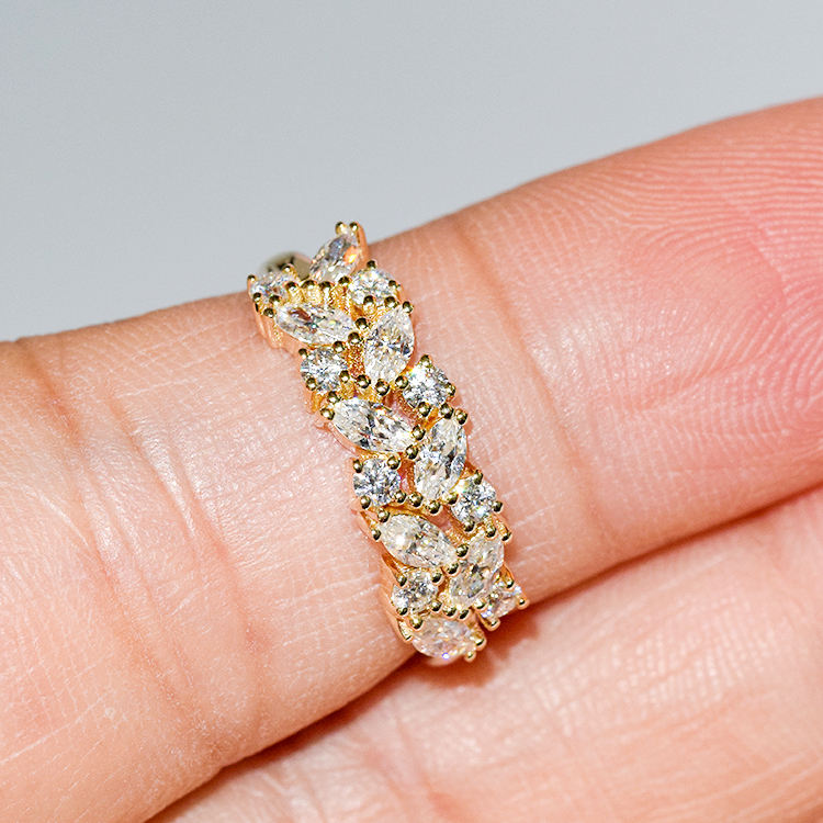 Vintage-Edelstahlring mit Zirkonia