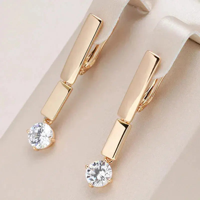 Elegante Zirkonia-Ohrringe mit glänzenden Barren für besonderen Anlass