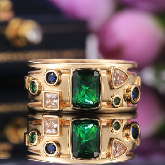 Ring mit bunten Kristallen