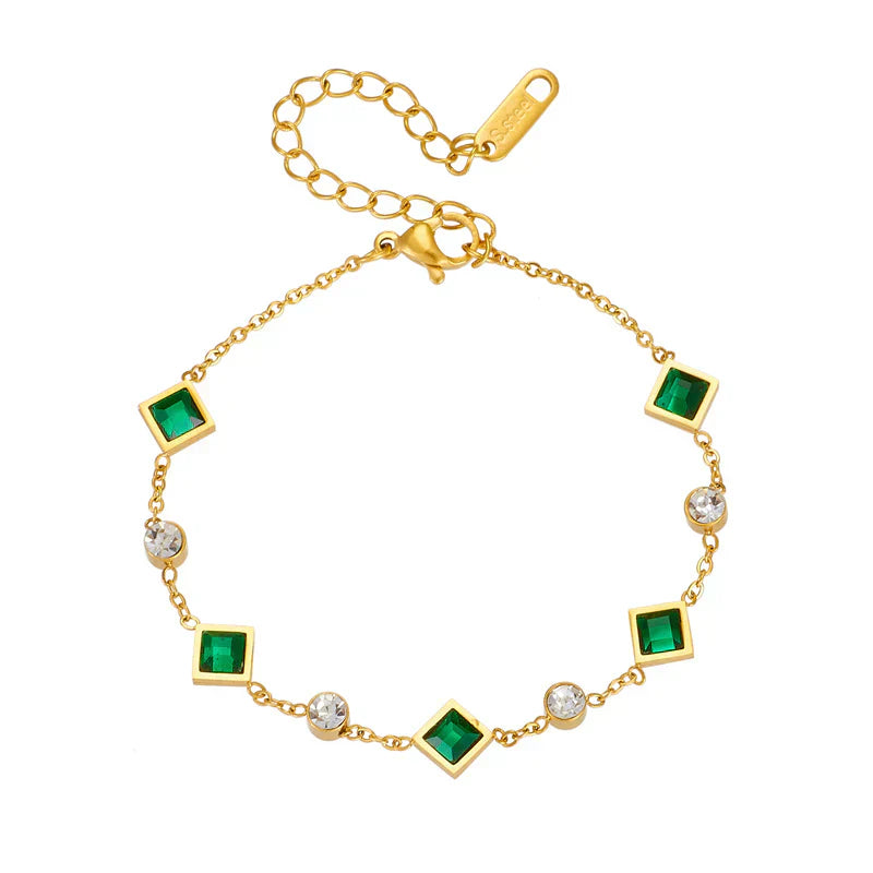 Elegantes Karolina Armband mit quadratischen Smaragd- und Zirkonia Steinen