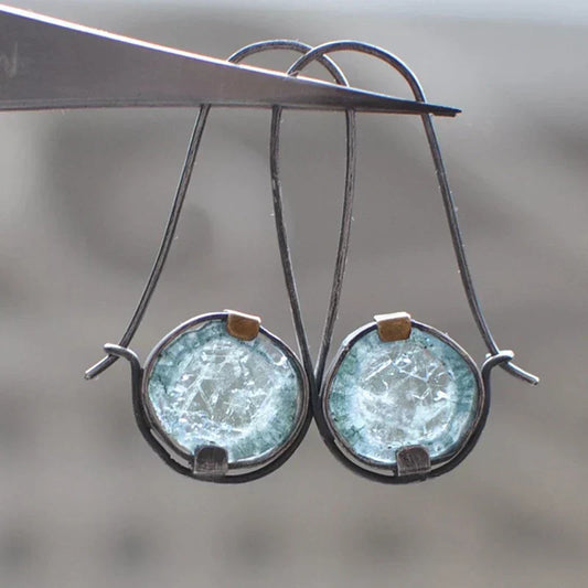 Antike Glas Ohrringe mit einzigartigem mondförmigen Design