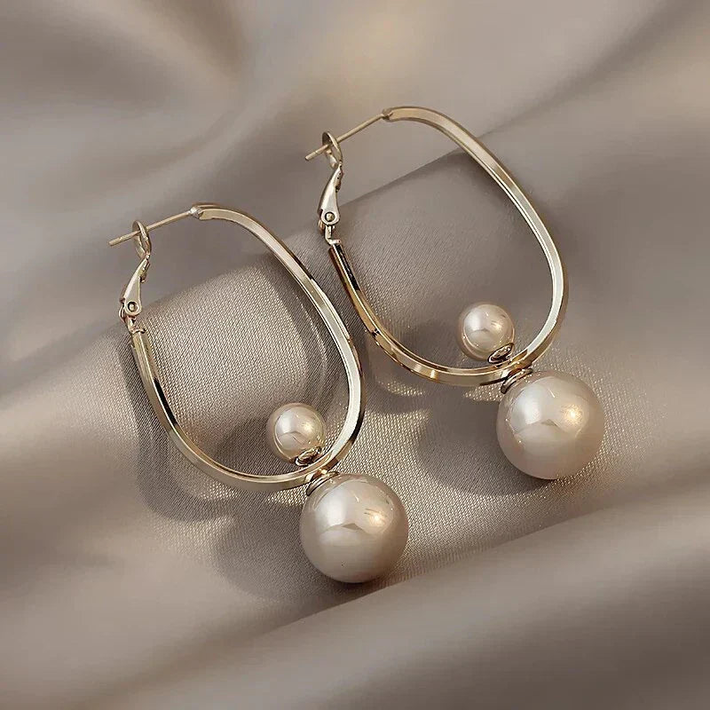 Elegante Perlen Ohrhänger mit doppelten Creolen für Damen