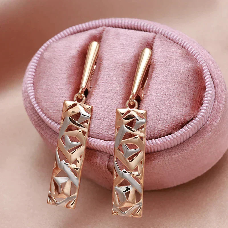 Elegante zweifarbige Ohrringe mit geometrischem Cut-Out-Design für Damen