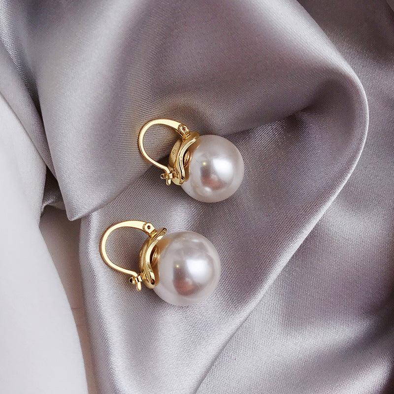 Elegante Perlenohrringe mit zarten Bügelverschlüssen