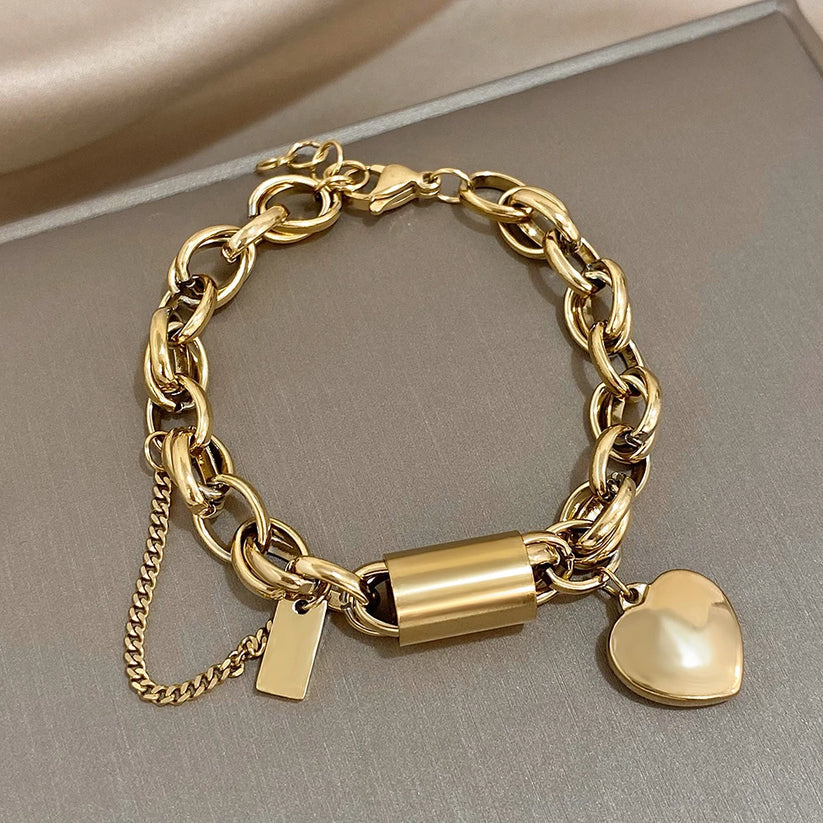 Trendiges Chunky Gliederketten-Armband mit Herz und Zylinder Anhänger