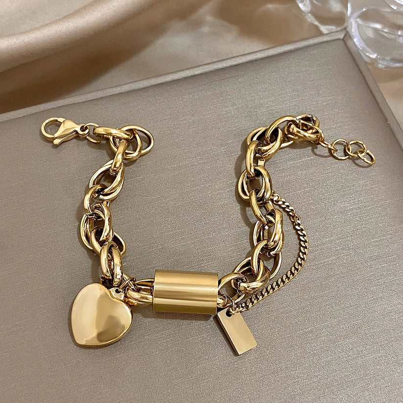 Trendiges Chunky Gliederketten-Armband mit Herz und Zylinder Anhänger