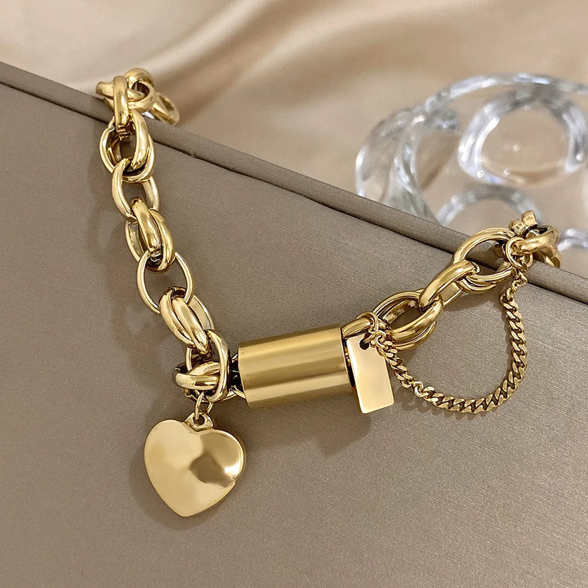 Trendiges Chunky Gliederketten-Armband mit Herz und Zylinder Anhänger