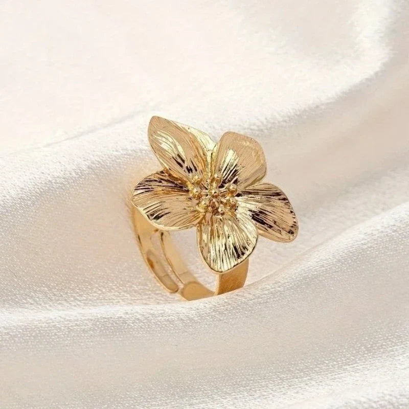 Goldener Blumenring