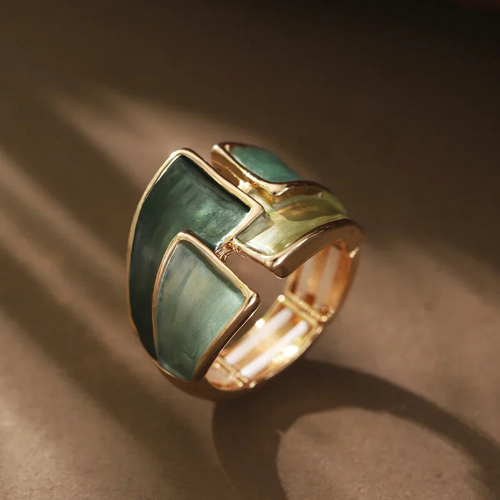 Emaillierter geometrischer Ring
