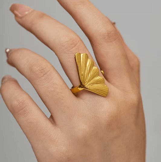 Inga | Goldfarbiger Muschelring