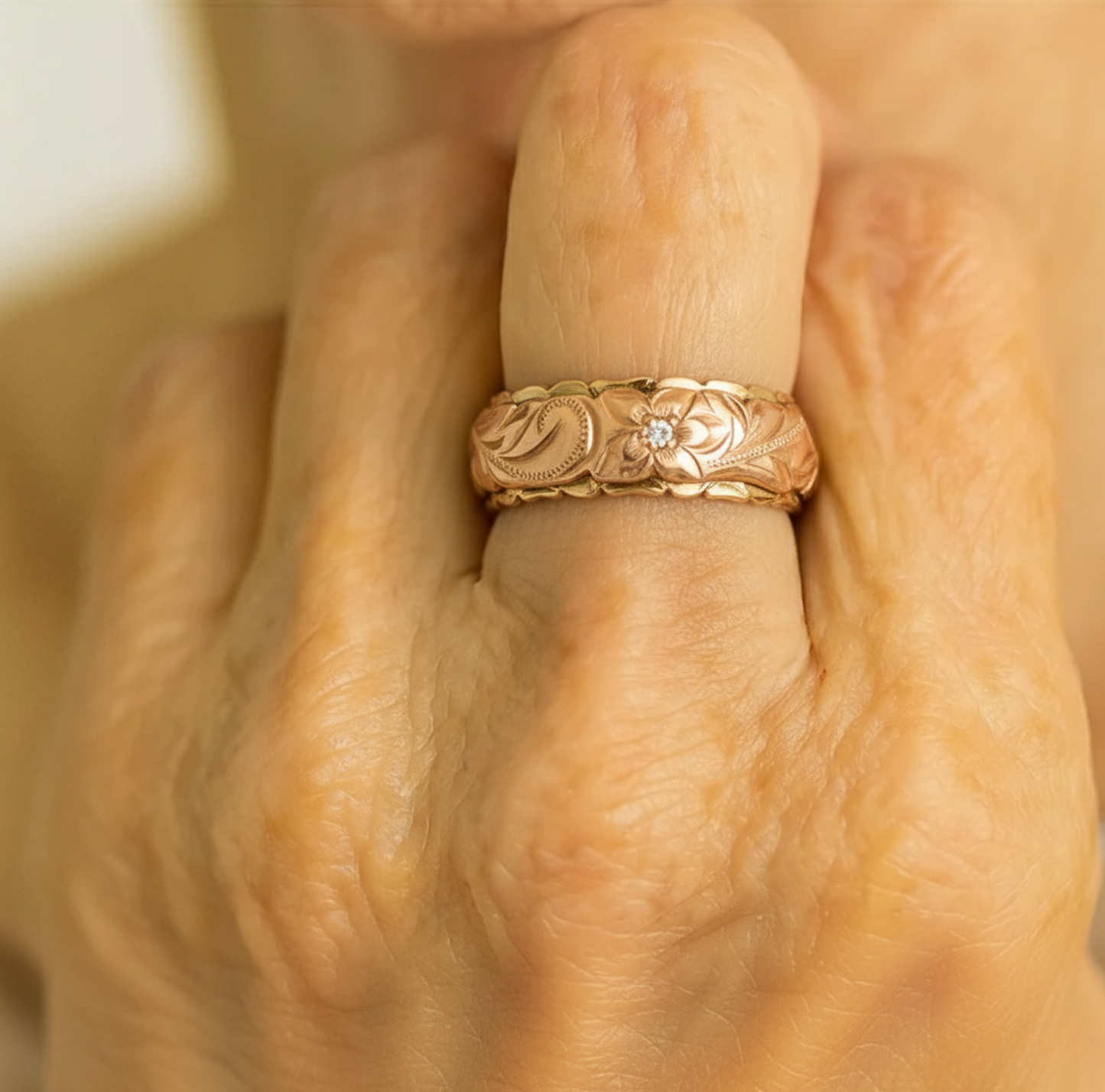 Vintage-Ring mit roségoldener Blume