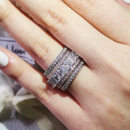 Schlichter Ring mit Stein für Damen