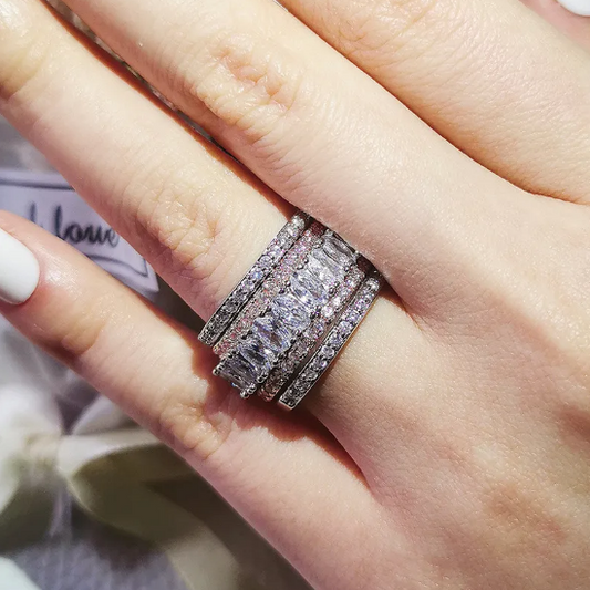 Schlichter Ring mit Stein für Damen