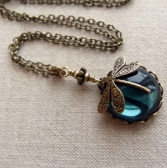 Vintage Dragonfly Kette mit funkelndem Glaskristall Anhänger