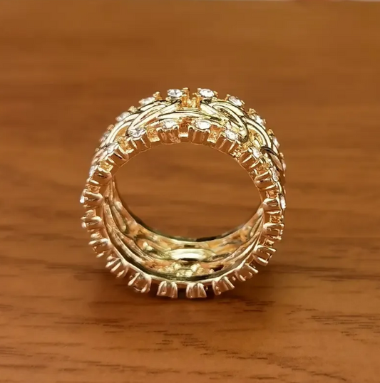 Ring mit geflochtenem Kristallband