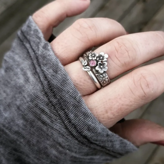 Vintage-Paarringe mit Blumenmotiv