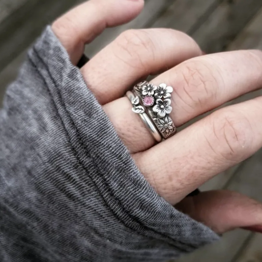 Vintage-Paarringe mit Blumenmotiv