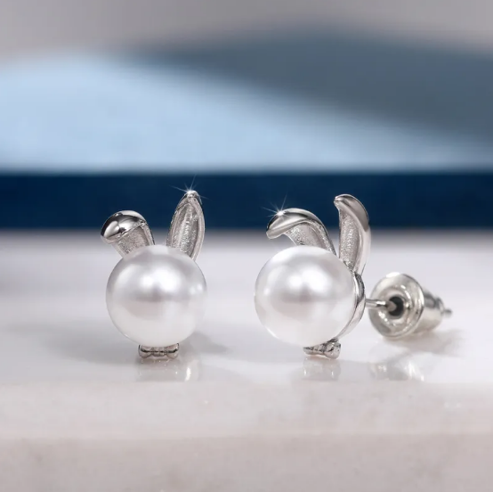 Eleganter Perlen-Katzenohren-Schmuckset aus poliertem Metall