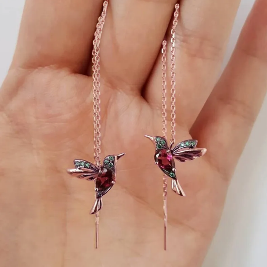Elegante Kolibri Ohrringe mit funkelnden Zirkonia Steinen
