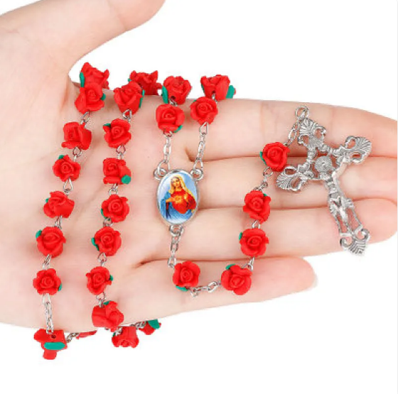Rosenkranz-Halskette mit Rosenperlen und Heiligem Medaillon