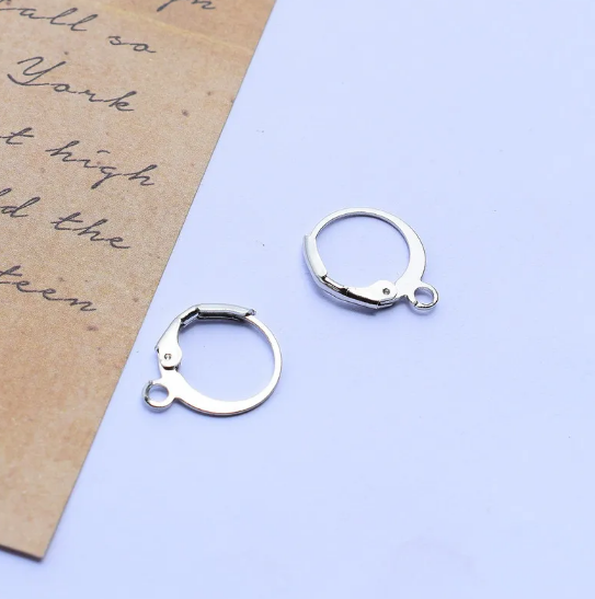 Ohrring-Zubehör für individuelle Ohrringe: Stecker, Haken und Clips