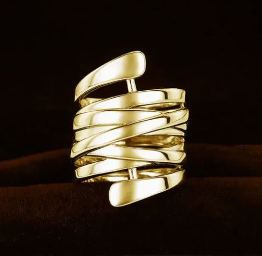 Geometrischer Metallring – minimalistischer Stil